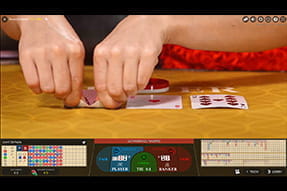 Baccarat in der speziellen Variante mit dem langsamen aufdecken der Karten