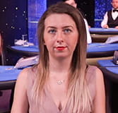 Das Bild zeigt einen Live Dealer.