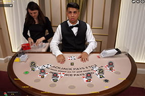 Der VIP White Tisch mit anderen Tischlimits beim Play Club Live Casino