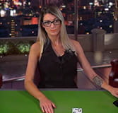 Jessie beim Common Draw Blackjack im CherryCasino