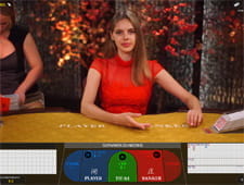 Der dealer Wartet, bis die Einsätze feststehen, bevor die Karten gegeben werden.