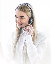 Eine Kundendienstmitarbeiterin in einem NeoGames Casino.