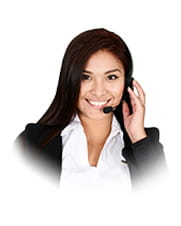 Eine Kundendienstmitarbeiterin in einem StakeLogic Casino.