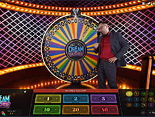 Das bunte Money Wheel erinnert an eine Fernsehshow