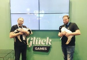 Die Glücksschweine am Stand von Glück Games