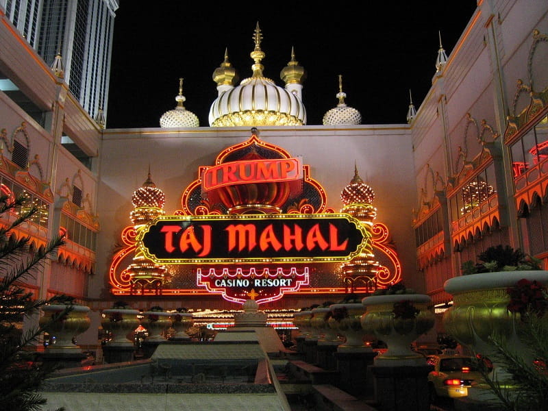 Ein Foto des Eingangsportals des einstigen Trump-Casinos Taj Mahal in Atlantic City, New Jersey