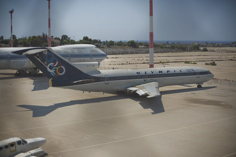 Eine Boeing 727 der bankrotten Olympic Airlines am leerstehenden Flughafen Athen-Ellinikon.