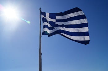 Die griechische Flagge im Wind