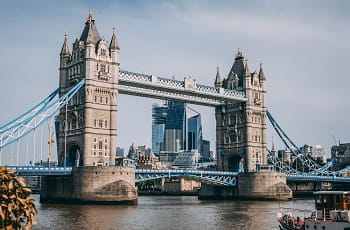 Ein Blick auf die London Tower Bridge.