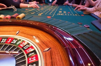 Der Roulette-Tisch einer Spielbank.