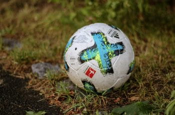 Bundesliga Saison 2021/22: Teams halten sich bei Transfers bisher zurück