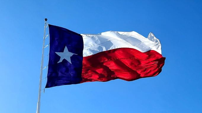 Texas Flagge als Symbol für den aus Texas stammenden McIngvale.